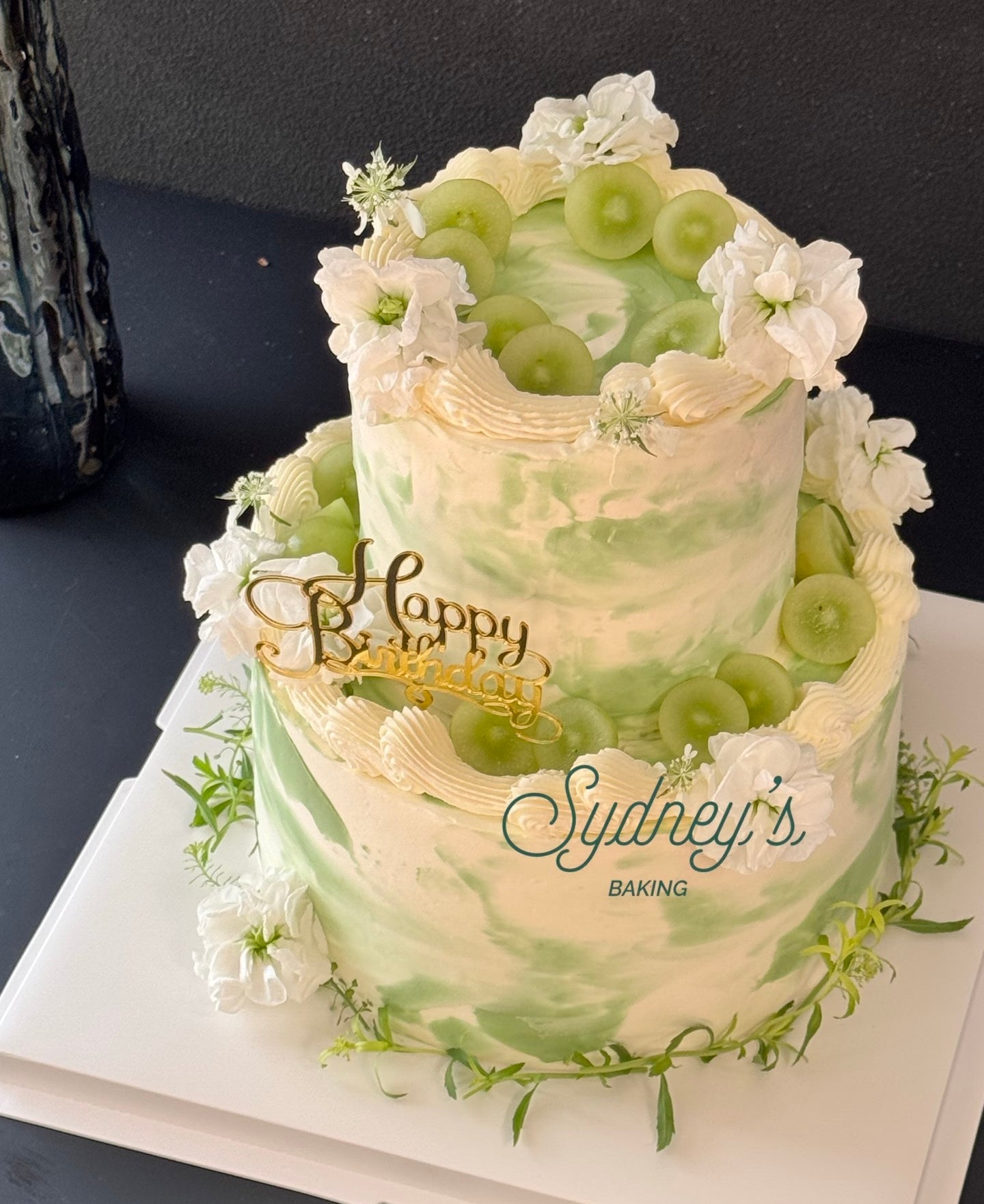 Internet celebrity birthday cake, fresh fruit with animal cream, freshly made, same-city delivery, children, men and women, friends, birthday greetings