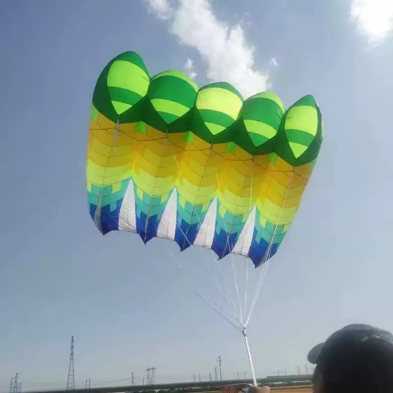 Universal navigation kite with stable wind speed